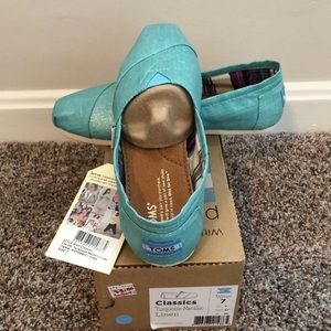 Toms turquoise metallic linen shoes